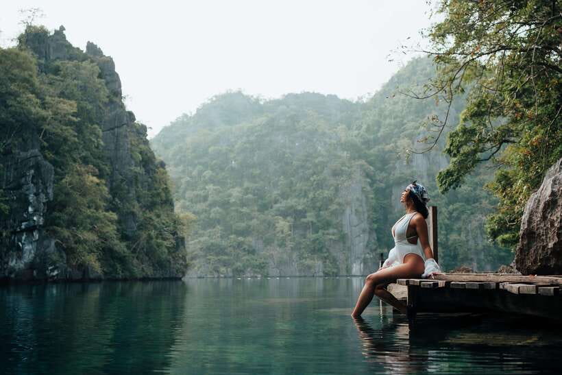 Coron: Private Island-Hopping Tour on a Yacht or Speedboat - Lunch, drinks, and the practical onboard details