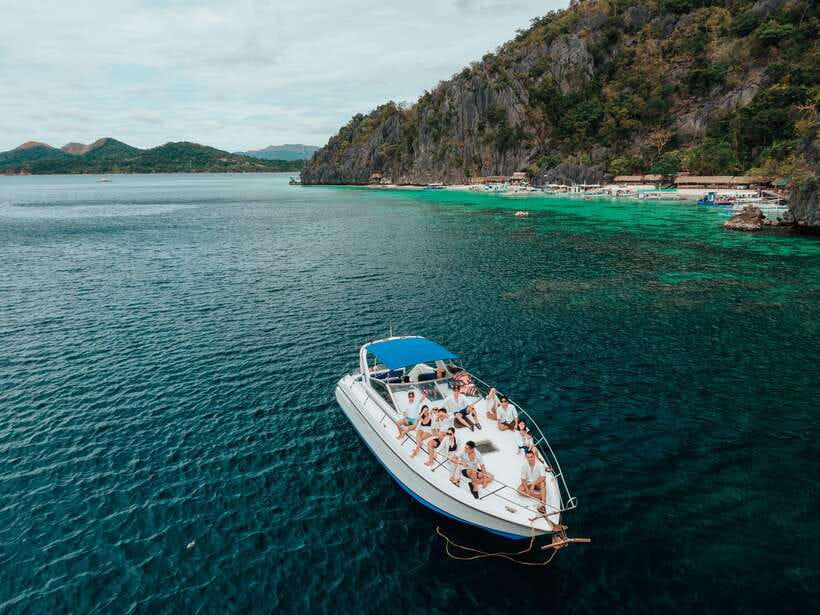 Coron: Private Island-Hopping Tour on a Yacht or Speedboat - Choosing between the yacht and speedboat