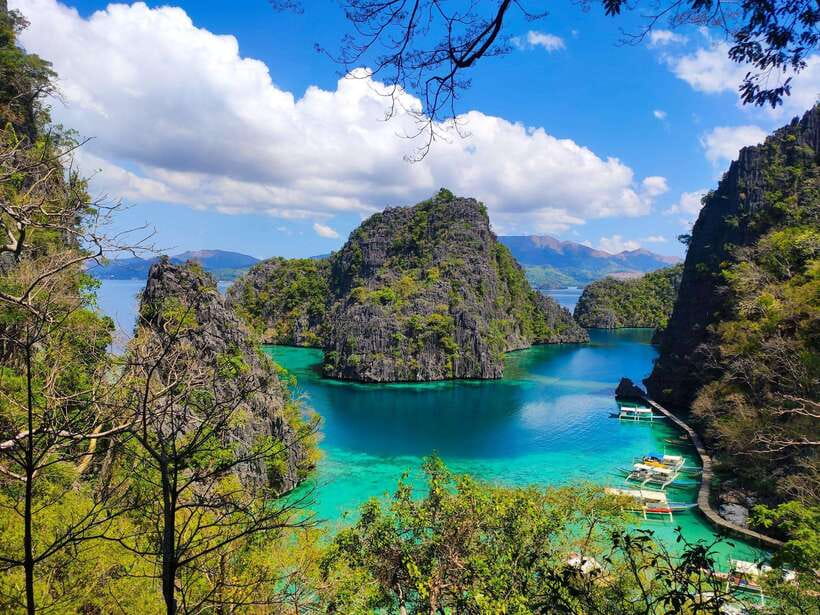 Coron: Super Ultimate Island-Hopping with Lunch & Transfers - Coral Garden and Skeleton Wreck