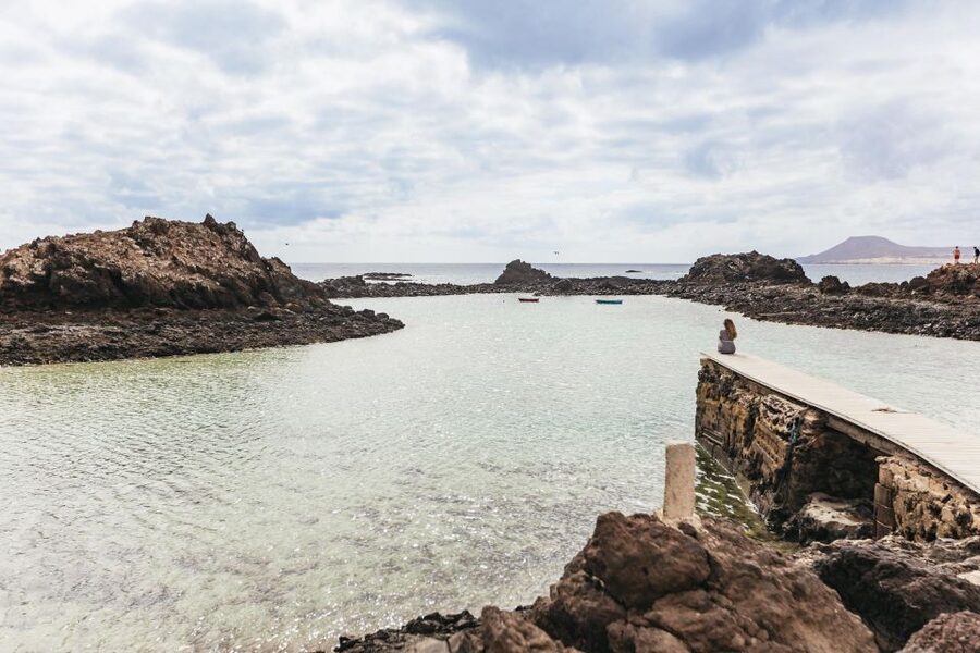 Corralejo: Lobos Island Catamaran Tour with Drinks & Snorkel - Paella, drinks, and a relaxed hour at anchor