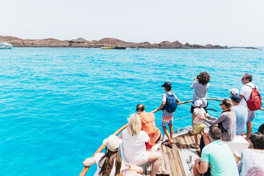 Corralejo: Return Ferry Ticket to Lobos Island Fuerteventura - Walking to Faro de Lobos