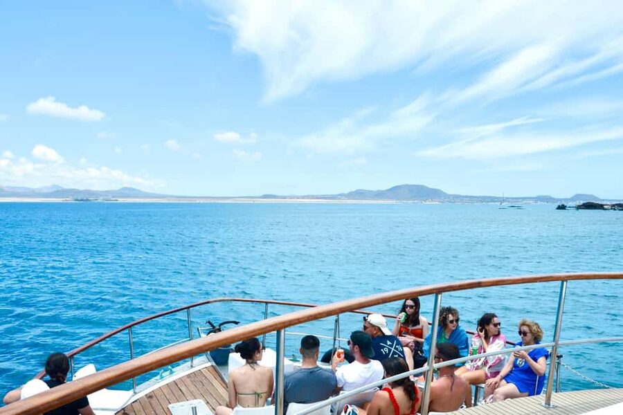 Corralejo: Snorkeling on Lobos Island & Return Ferry Ticket - The 10-minute cruise to El Puertito