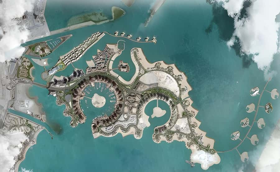 Doha: Pearl & Gewan Islands Food & Boat Tour with 7 Tastings - Why The Pearl works so well for a food tour