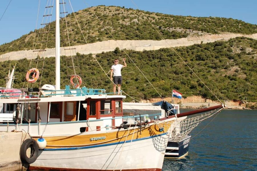Dubrovnik: Blue Cave & Elaphiti Islands Full-Day Boat Tour - Koločep and car-free Donje Čelo