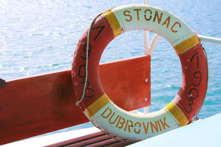 Dubrovnik: Blue Cave & Elaphiti Islands Full-Day Boat Tour - The crew, guide, and onboard feel