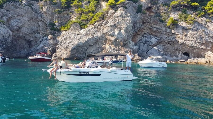 Dubrovnik: Elafiti Island Private Speedboat Tour - What the boat service is like