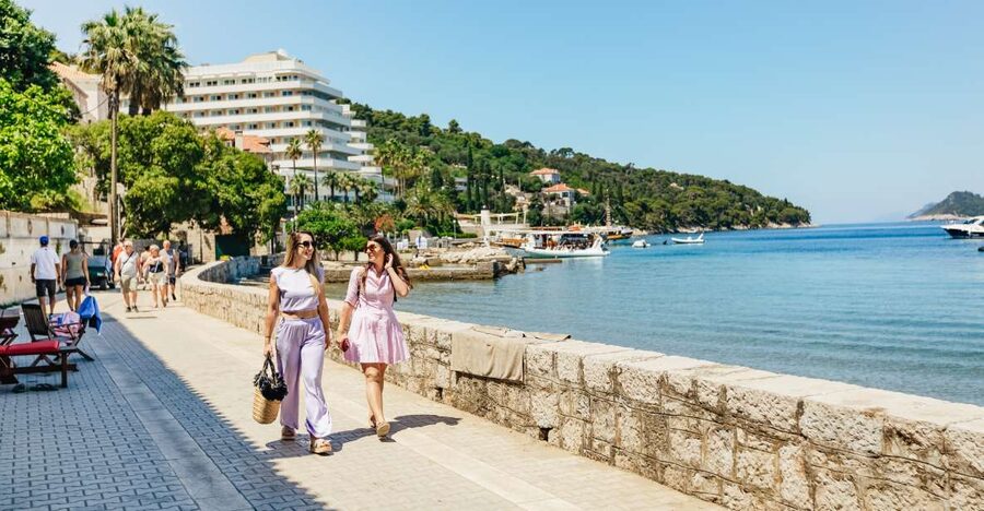 Dubrovnik: Elaphite Island Cruise w/ Drinks & Optional Lunch - The coastal cruise and the first views of the islands