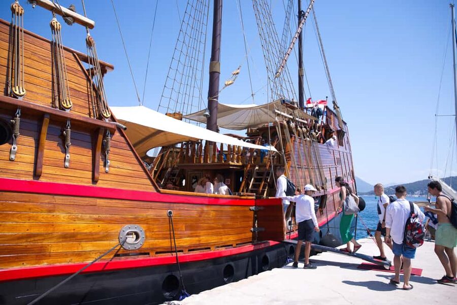 Dubrovnik: Elaphiti Island Luxury Pirate Ship Cruise - Lopud gives you time to slow down