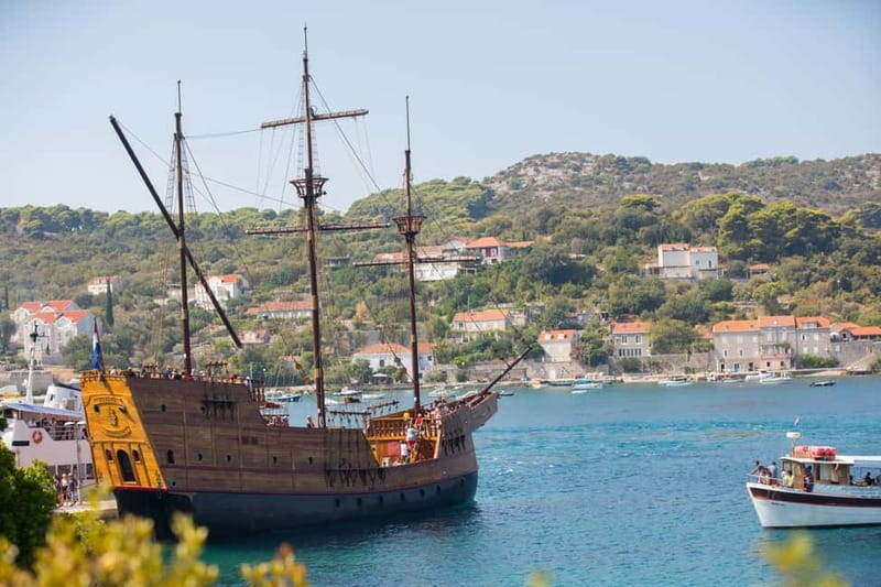 Dubrovnik: Elaphiti Island Luxury Pirate Ship Cruise - Getting to the dock without a morning scramble