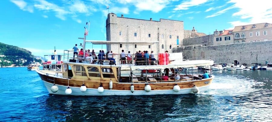 Dubrovnik: Elaphiti Islands Boat Cruise with Lunch & Drinks - A pleasant boat ride, with one practical warning