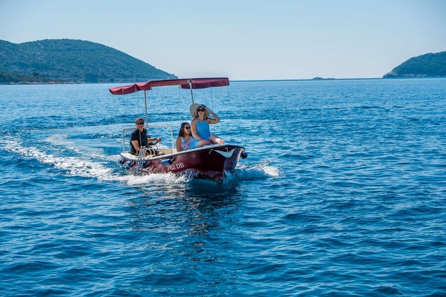 Dubrovnik: Elaphiti Islands Boat Rental - What the boat includes and what you need to pack