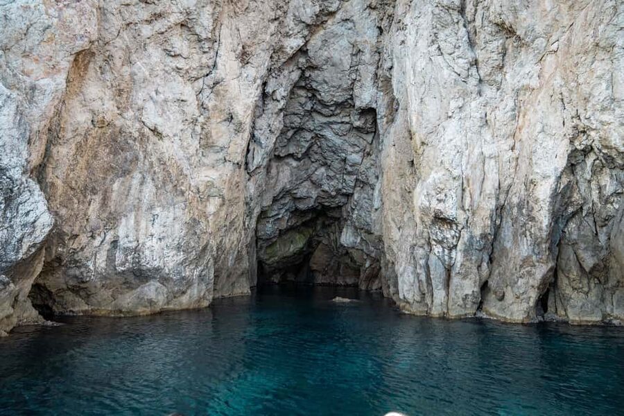 Dubrovnik: Private speedboat tour of Elafiti islands - A practical look at the Blue Cave swim