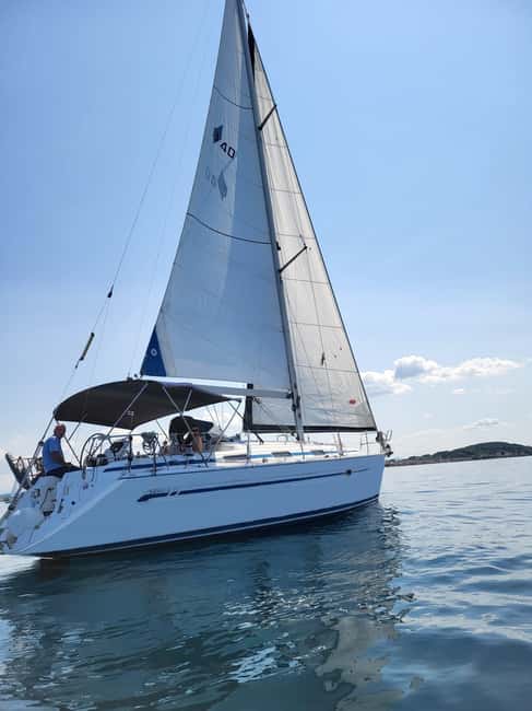 Dubrovnik yacht cruise-Elafity islands & Blue cave - The first hour among the Elaphiti Islands