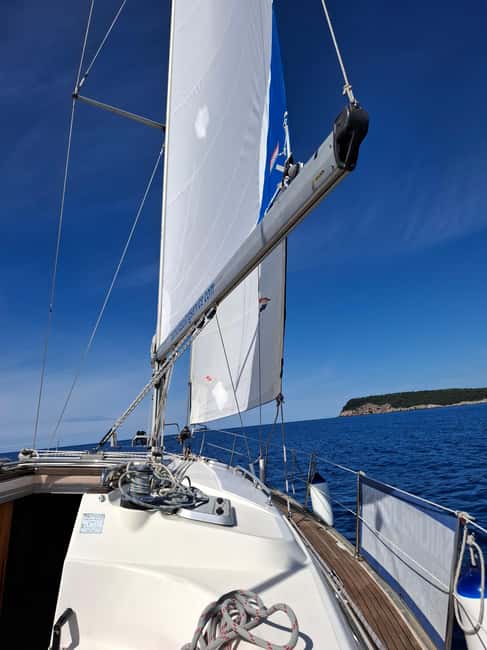 Dubrovnik yacht cruise-Elafity islands & Blue cave - The long return sails