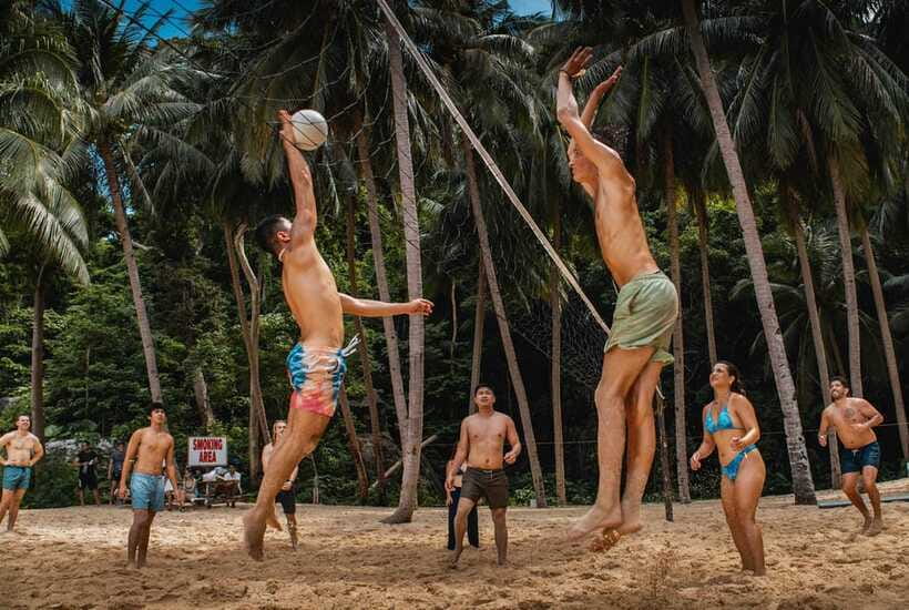 El Nido: Island Hopping Adventure by Haqqy Life - The secret lunch stop and two hours to breathe