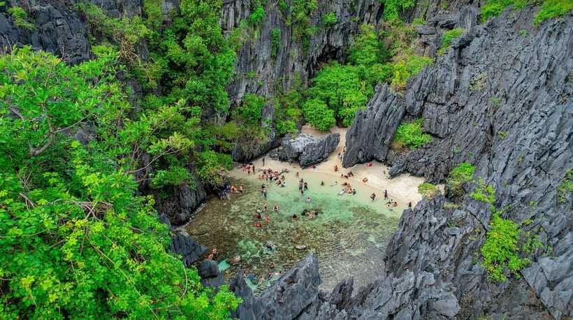 El Nido: Island Hopping and Snorkeling Private Boat Tour C - Star Beach for a final snorkel