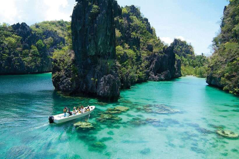 El Nido: Island Hopping Tour A Lagoons and Beaches - Shimizu Island brings sand, swimming, and lunch