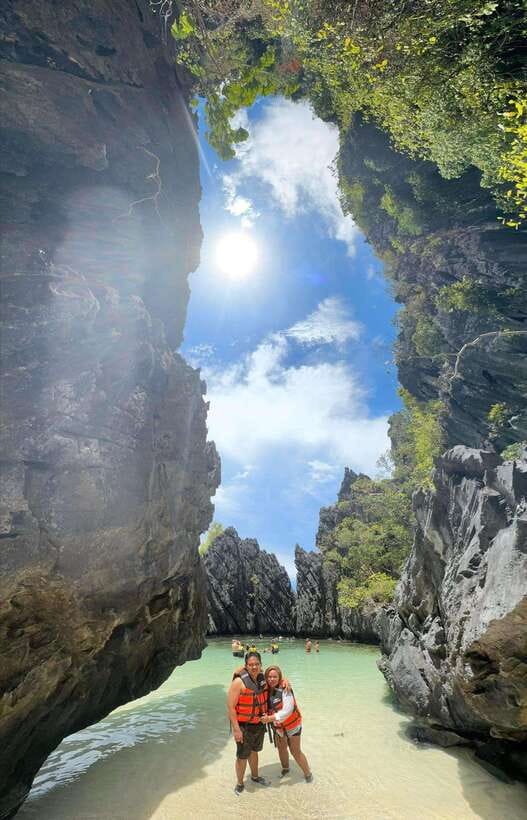 El Nido: Island Hopping TOUR A with Lunch, Transfer & EDTF - Shimizu Island: lunch beside the cliffs