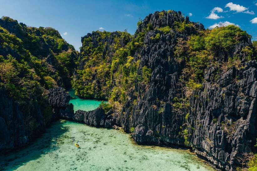 El Nido: Private/Exclusive Island Hopping Tour A BEST PRICE! - Big Lagoon and its black limestone walls
