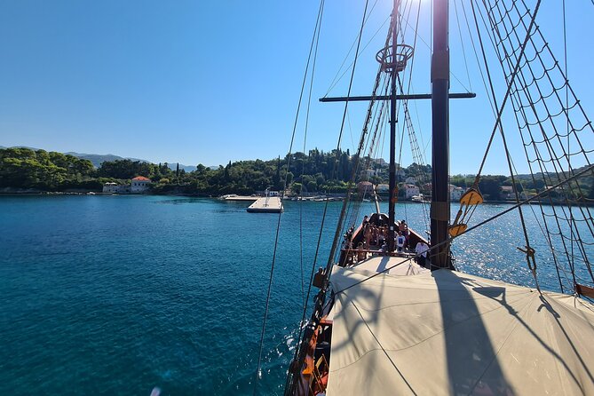Elaphiti Islands On The Luxury Pirate Ship Karaka Dubrovnik - Sailing out of Gruž on the Karaka