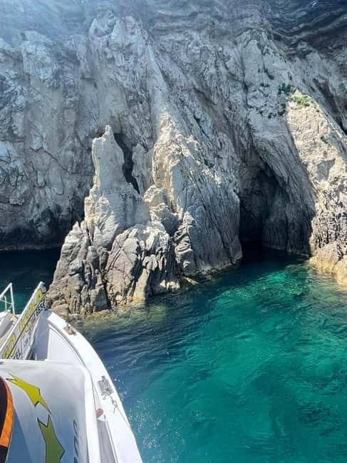 Elba Island: a boat trip to the Elviscot wreck - Fetovaia, white granite sand, and calm water