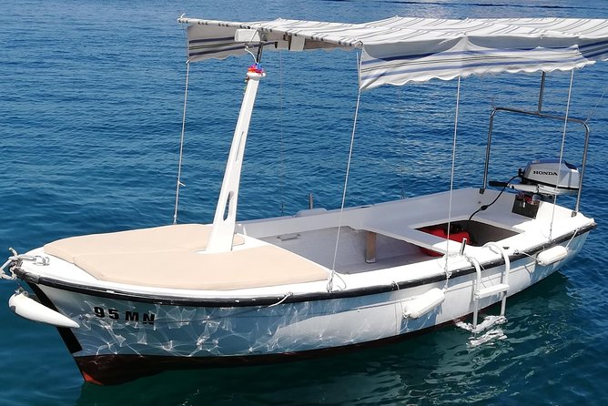 Explore west side of island Brač with Pasara boat - Traditional Dalmatian boat - Learning to handle the traditional Pasara