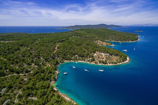 Explore west side of island Brač with Pasara boat - Traditional Dalmatian boat - Stomorska and the pleasure of arriving by boat