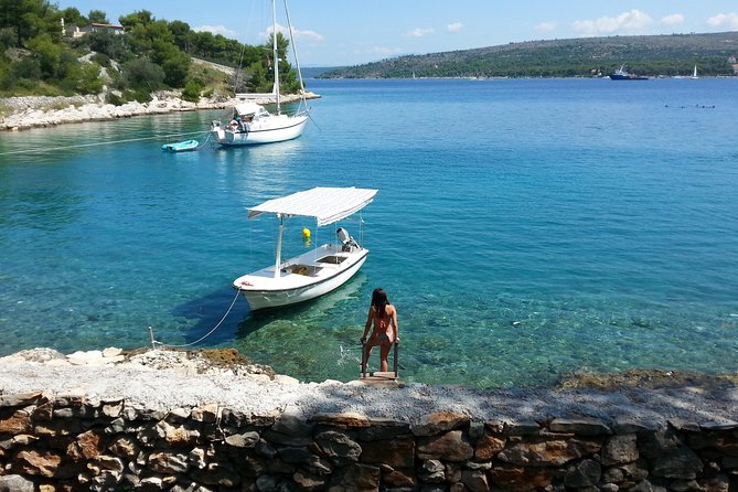 Explore west side of island Brač with Pasara boat - Traditional Dalmatian boat - Standard boat or an upgraded model
