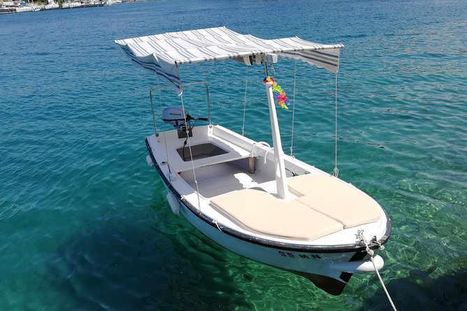 Explore west side of island Brač with Pasara boat - Traditional Dalmatian boat - Planning a seven-hour route around the west side