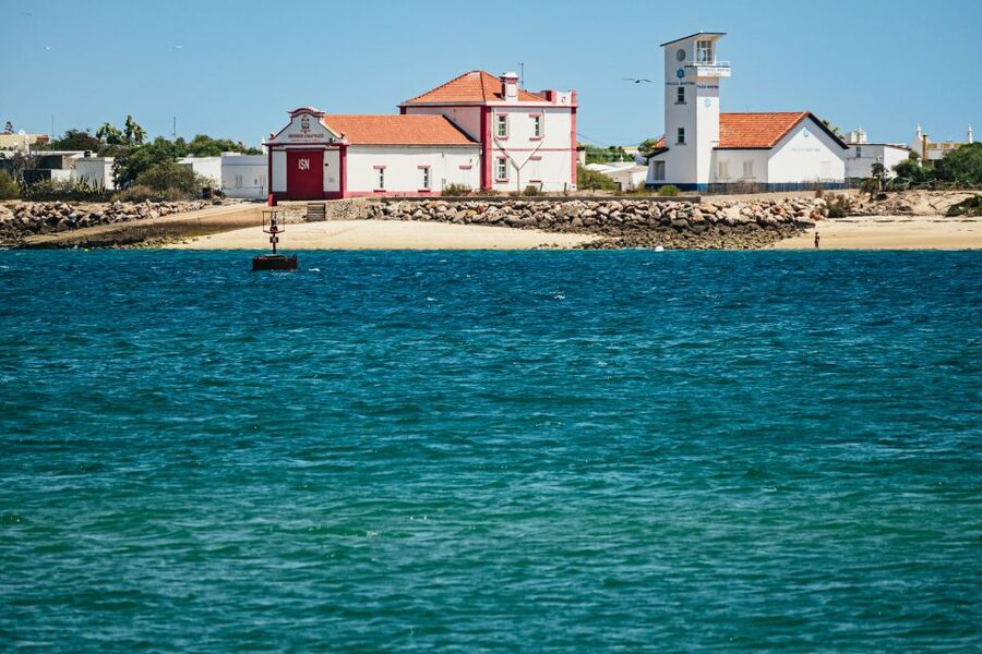 Faro: Deserta Island and Farol Island Catamaran Boat Trip - A gentle start from Faro Marina
