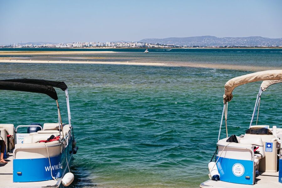 Faro: Deserta Island and Farol Island Catamaran Boat Trip - The short crossing to Deserta Island
