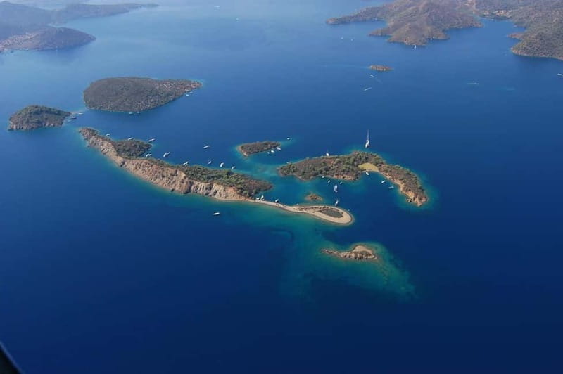 Fethiye: 12 Islands Boat Tour with Lunch and Hotel Transfer - The boat, deck space, and daily pace