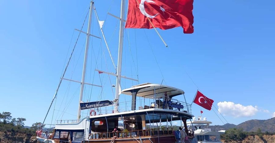 Fethiye: Islands Boat Trip with Lunch and Hotel Transfer - Flat Island and the first swim