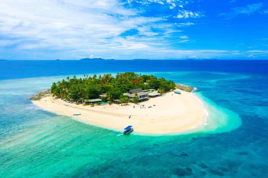 Fiji: Beachcomber Island Day Cruise with Snorkelling - From Port Denarau to a Mamanuca island