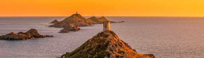 From Ajaccio: Sanguinaires Islands Boat Trip With Aperitif - Reaching Mezzu Mare and the lighthouse