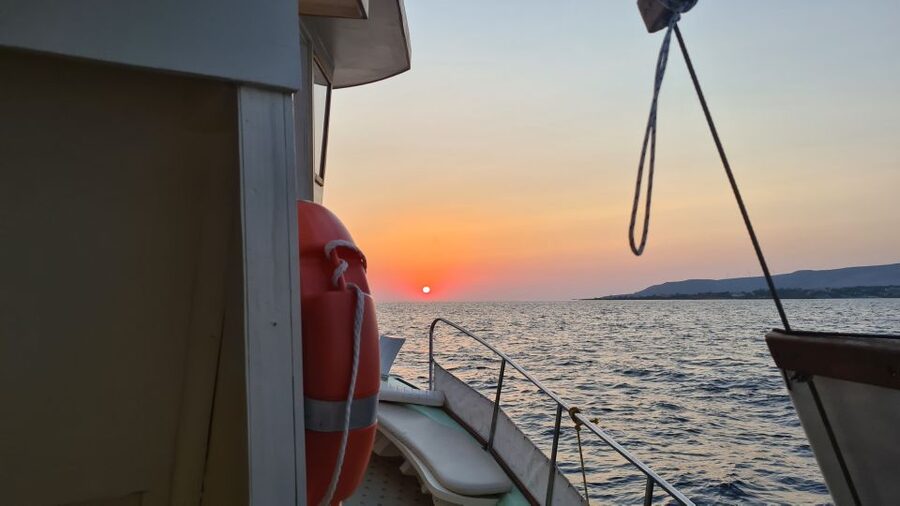 From Argostoli: Vardiani Island Sunset Cruise & Greek Meze - The sunset is the emotional center of the cruise