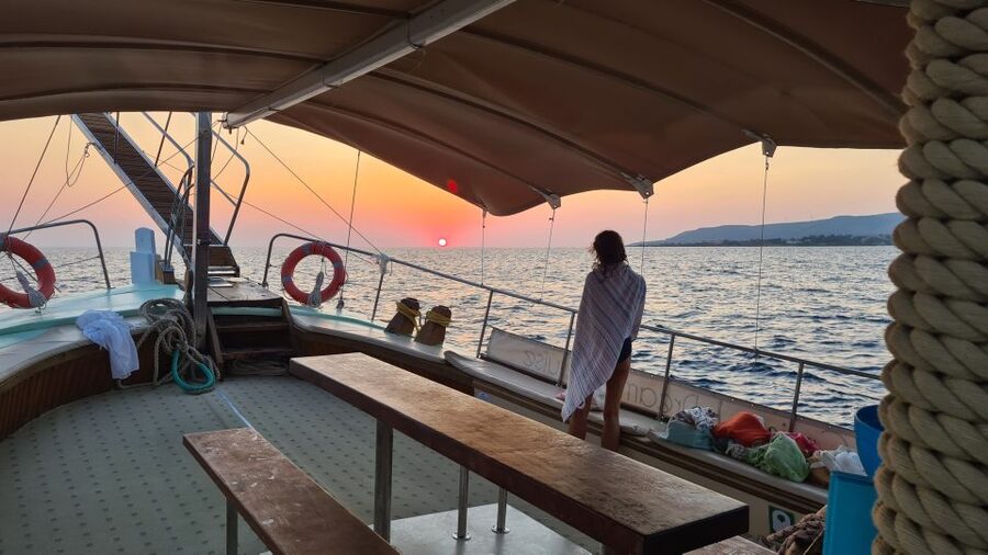 From Argostoli: Vardiani Island Sunset Cruise & Greek Meze - Who will enjoy this Kefalonia cruise most