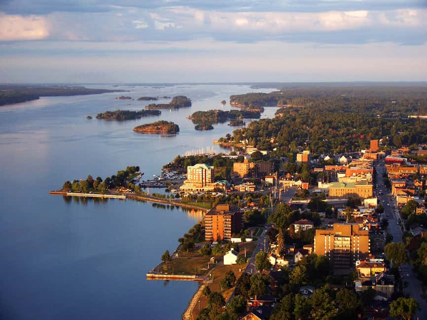 From Brockville: 1000 Islands 2.5-Hour Singer Castle Cruise - Seventy minutes among the Canadian Thousand Islands