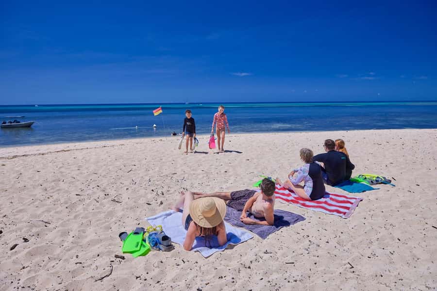 From Cairns: 2 Islands 1 day - Fitzroy & Green Islands - Snorkeling and the glass-bottom option