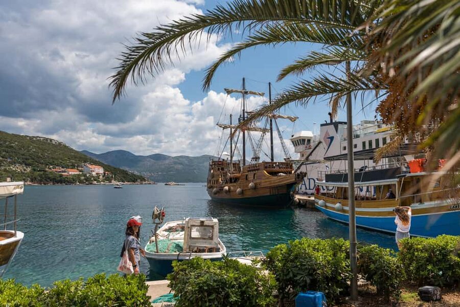 From Dubrovnik: Elaphiti Islands Galleon Cruise with Lunch - Lopud: gardens, shore time, and modest expectations