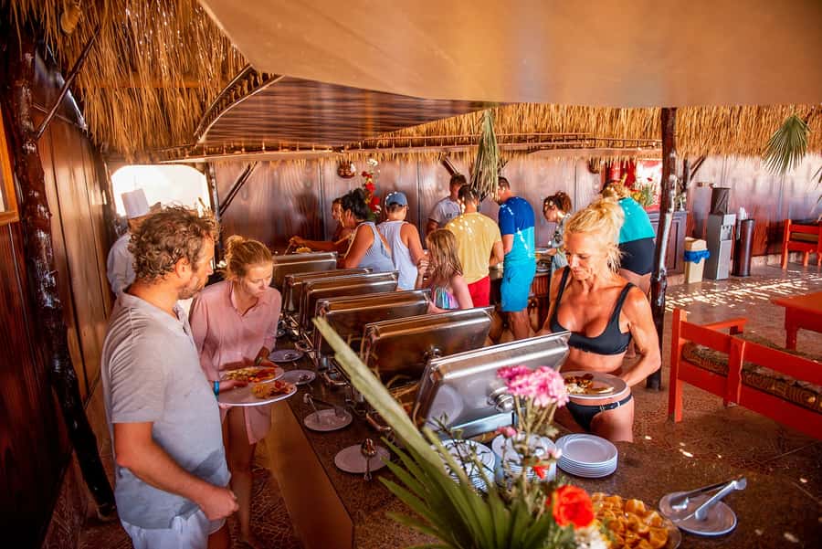 From Hurghada: Paradise Island Snorkeling Cruise with Lunch - Practical details that make the day easier