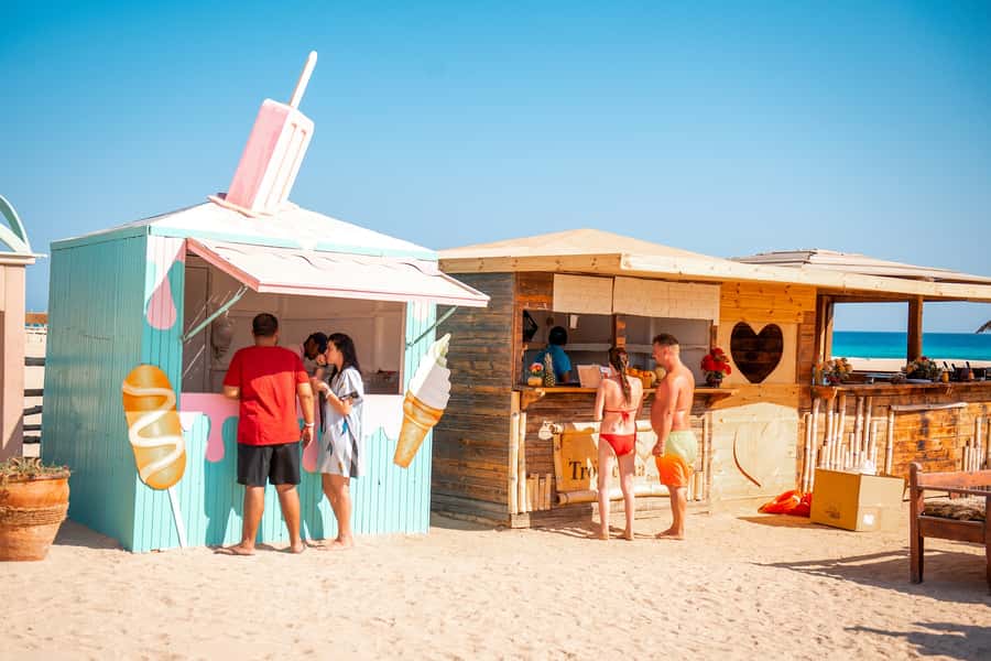 From Hurghada: Paradise Island Snorkeling Cruise with Lunch - Lunch on Paradise Island