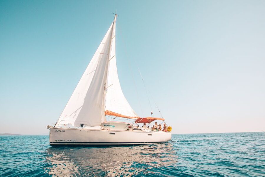 From Hvar: Boat Tour to Pakleni Islands on a Comfort Yacht - A small yacht is the right way to see the Pakleni Islands