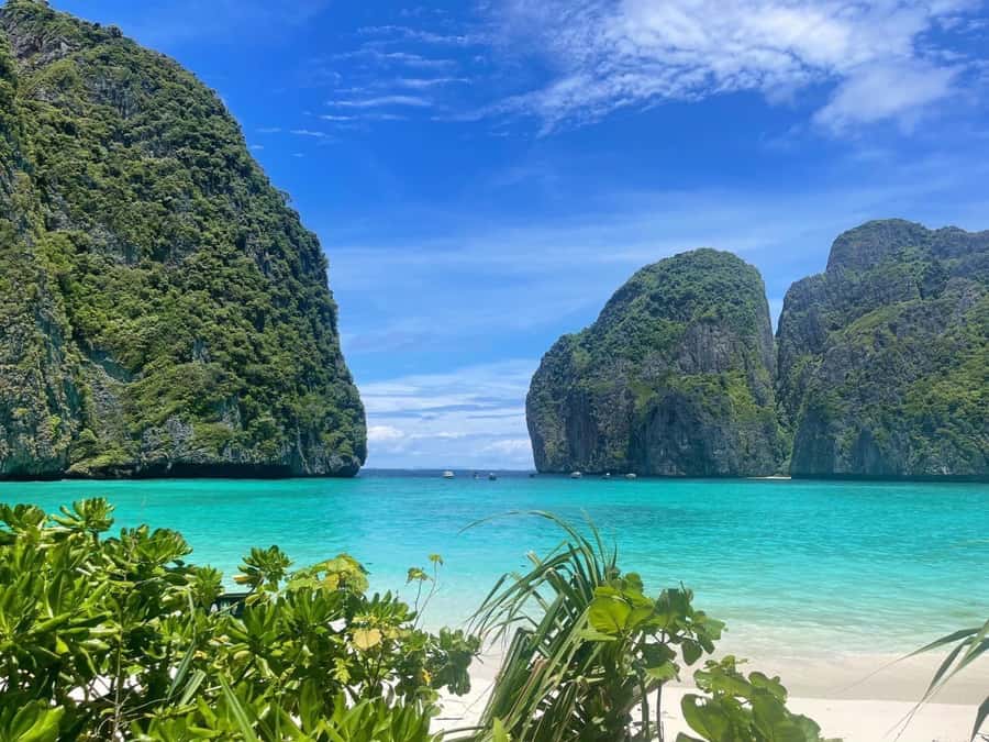 From Krabi: Phi Phi Early Bird & 4 Islands by Speedboat - Chicken Island and Poda Island