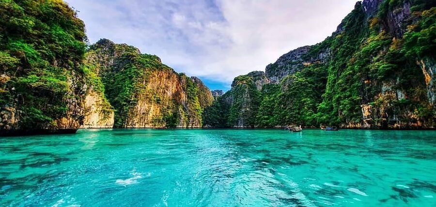 From Krabi: Phi Phi Islands Speedboat Day Tour - Phi Phi Leh snorkeling and Viking Cave