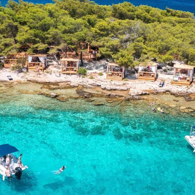 From Makarska:Hvar and Brač Island : Day Tour with speedboat - The boat, space, and comfort