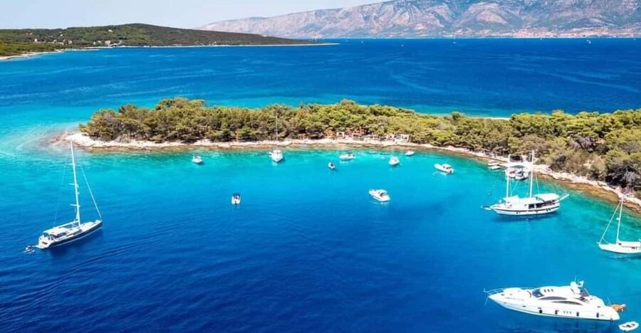 From Makarska:Hvar and Brač Island : Day Tour with speedboat - Blue route: Pokrivenik, the small cave, and Puntica