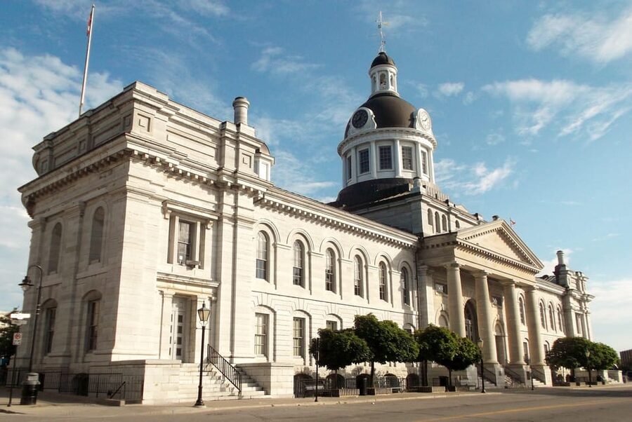 From Montreal: Kingston City Day Trip & 1000 Island Cruise - Who should book this day trip?