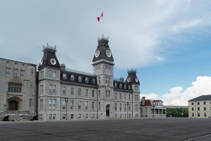 From Montreal: Kingston City Day Trip & 1000 Island Cruise - Is $122 a fair price?