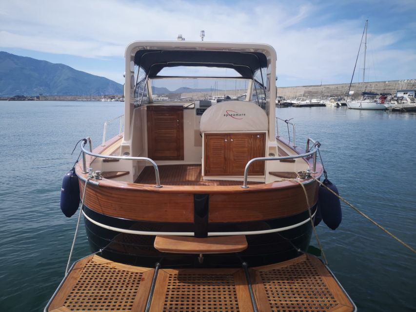 From Naples: Boat Tour to Capri Island with Aperitiv - Three hours to explore Capri